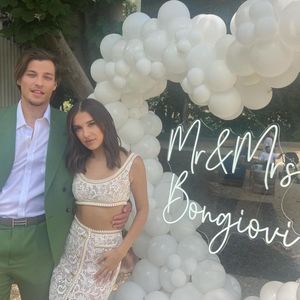Jake Bongiovi und Millie Bobby Brown feiern Verlobungsparty