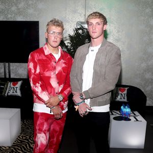 Logan und Jake Paul werfen Vater körperliche Gewalt vor