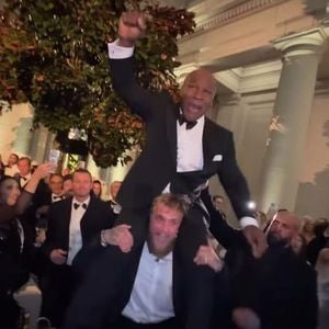 Mike Tyson und Jake Paul feiern Freundschaft nach TV-Kampf