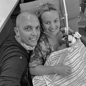 In der 33. Woche: Becky Miles und James Bevin Tochter ist da