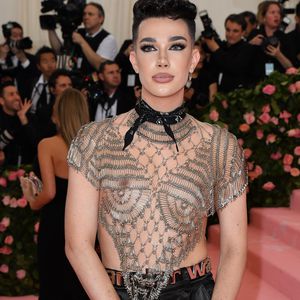 Po-Rasur erzwungen? Ex-Mitarbeiterin verklagt James Charles