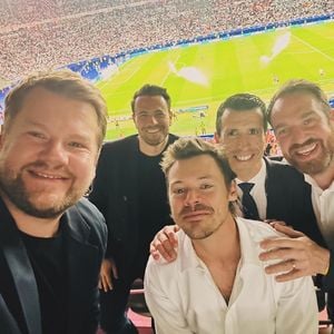 Harry Styles und James Corden jubelten beim EM-Finale mit!