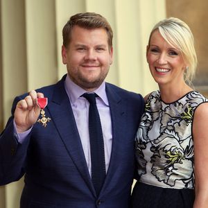 Neuer Bachelor? Carpool-Star James nackt im Rosenparadies