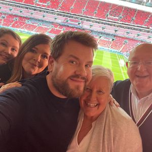 Bei EM: James Corden trifft Familie nach anderthalb Jahren