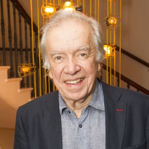 "The Crown"-Star James Laurenson verstirbt mit 84 Jahren