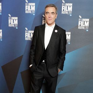23.000 Euro: James Nesbitt lässt sich Haare transplantieren