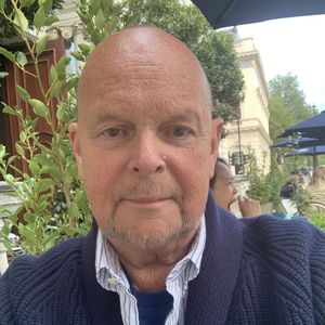 Britischer Radiomoderator James Whales kündigt seinen Tod an