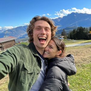 "Back To Black"-Star Marisa Abela und ihr Jamie sind verlobt