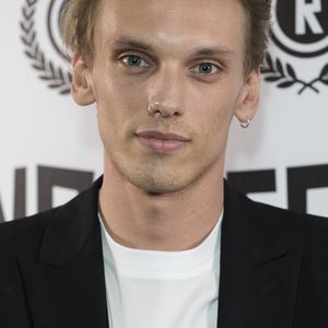 Jamie Campbell Bower nackt in Twilight-Fortsetzung