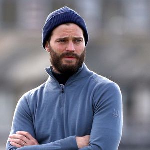 Nicht Christian-Grey-like! Jamie Dornan trägt Fast-Glatze