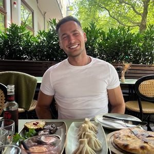 Mit Mann liiert: "Love Is Blind"-Jan von Reaktionen gerührt