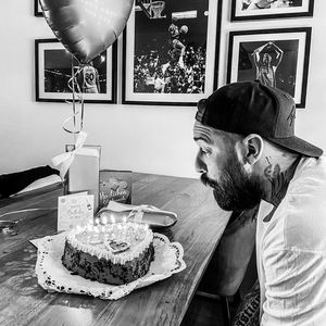 "26": Jan Leyk wird an seinem Geburtstag zehn Jahre jünger