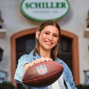 Jana Wosnitza feiert bei "Unter uns" ihr Schauspieldebüt!