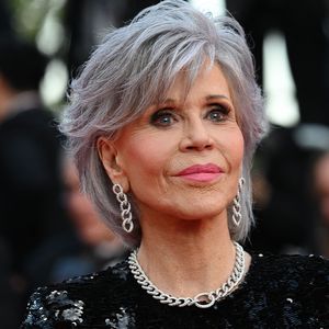 Grund zur Sorge? Jane Fonda (85) ist im Rollstuhl unterwegs