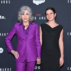 Jane Fonda erscheint mit Enkelin Viva auf dem roten Teppich