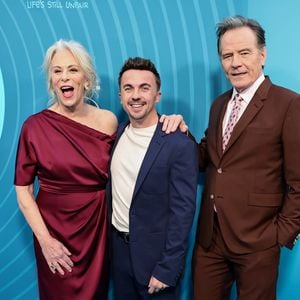 Bryan Cranston und Frankie Muniz schießen gegen Shia LaBeouf