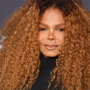 Angesprochen auf Sohn: Janet Jackson bricht in Tränen aus!