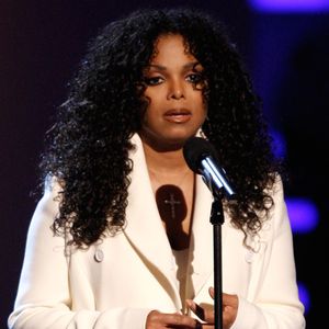 Ehrliches Geständnis: Janet Jackson findet Mama-Dasein hart