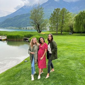 Idyllisch! Janina Uhse verbringt ihren Babymoon auf Weingut