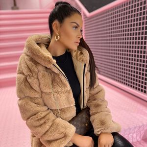 Janine Pink will nicht durch Playboy-Pics Mann kennenlernen!