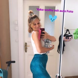 Mit Baby Yoko: Janni Kusmagk zeigt ihren After-Baby-Body