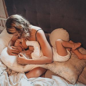 Ehrlicher Mama-Einblick: Janni Kusmagk teilt Doppelstill-Pic