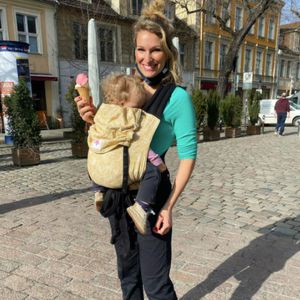 Yoko in der Trage: Janni Kusmagk bekommt erneut Shitstorm