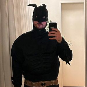 Halloween-Fail: Jannik Kontalis' Batman-Kostüm ist ein Flop