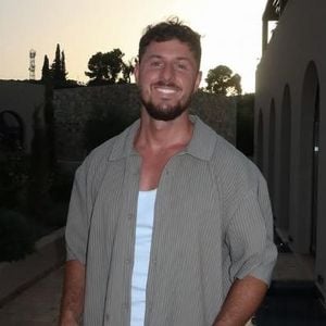 Kampagnen-Video: Jannik Kontalis rechnet mit Realitystars ab