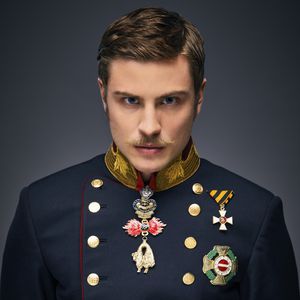 Nach Drogenfilm: Jannik Schümann spielt Kaiser Franz Joseph