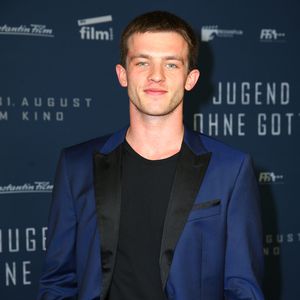 1. TV-Kuss mit Mann: So war's für Jungstar Jannis Niewöhner!