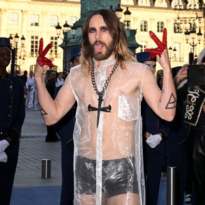 Muskel-Schau: Jared Leto entgeistert alle mit Kruzifix-Look!