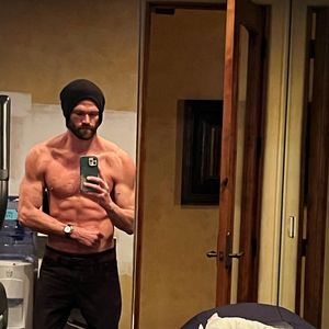 "Supernatural"-Star Jared Padalecki präsentiert sein Sixpack