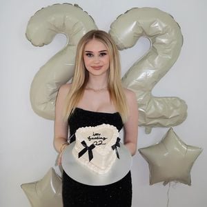 Torte und neuer Ring: Jasi_xx3 feiert ihren 22. Geburtstag