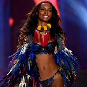 Viel zu angezogen! Victoria's Secret präsentiert neue Engel