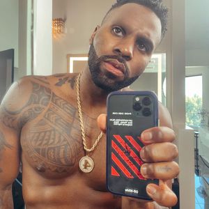 Verlorene Wette: Jason Derulo rasiert eine Augenbraue ab!