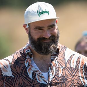 Jason Kelce behielt den Unterleibschutz eines Teamkollegen
