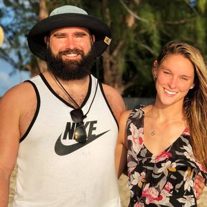 Kylie Kelce verrät: So hält Flirten Ehe mit Jason spannend