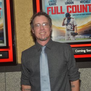 "Hosenschei*er" Jason London wurde übel verprügelt