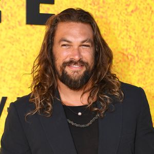 Für wohltätigen Zweck: Jason Momoa schneidet sich Haare ab