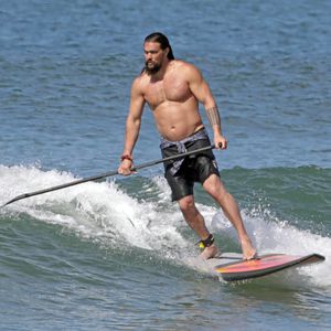 Heißer Surferboy: Jason Momoa zeigt seinen knackigen Body
