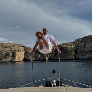 Beeindruckend: Jason Statham stürzt sich von einer Yacht