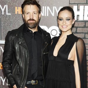 Olivia Wilde: Heißer Auftritt im rückenfreien Kleid