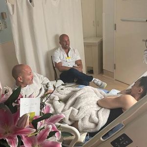 Die Oppenheim-Brüder besuchen Amanza Smith im Krankenhaus