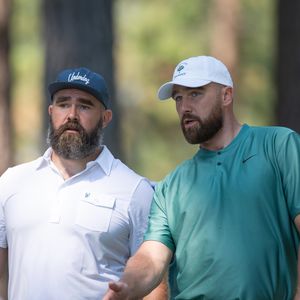 Jason und Travis Kelce sind "Sexiest Podcast Hosts Alive"