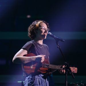 Non-binäres Talent begeistert "The Voice of Germany"-Coaches