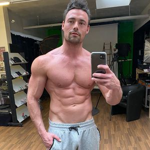 "Bis zur Anzeige": SixxPaxx-Star Jayden Yard hatte Stalkerin