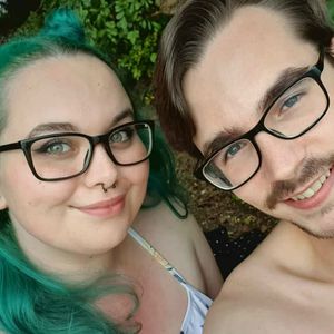 "Beauty & The Nerd"-Sven postet ersten Pärchen-Schnappschuss