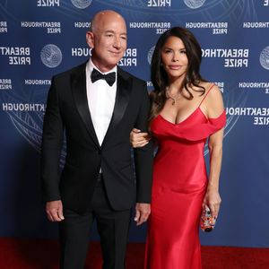 Jeff Bezos schenkt Lauren Diamanthalskette im Millionenwert