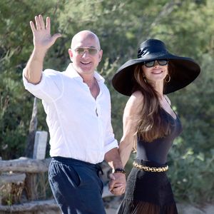 Jeff und Lauren Bezos begeistern Paris im Partner-Look